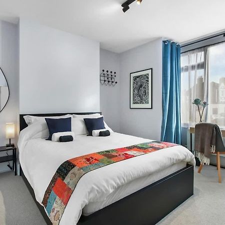 Modern Double Bedroom In City Apartment Room 1 Londres Exterior foto